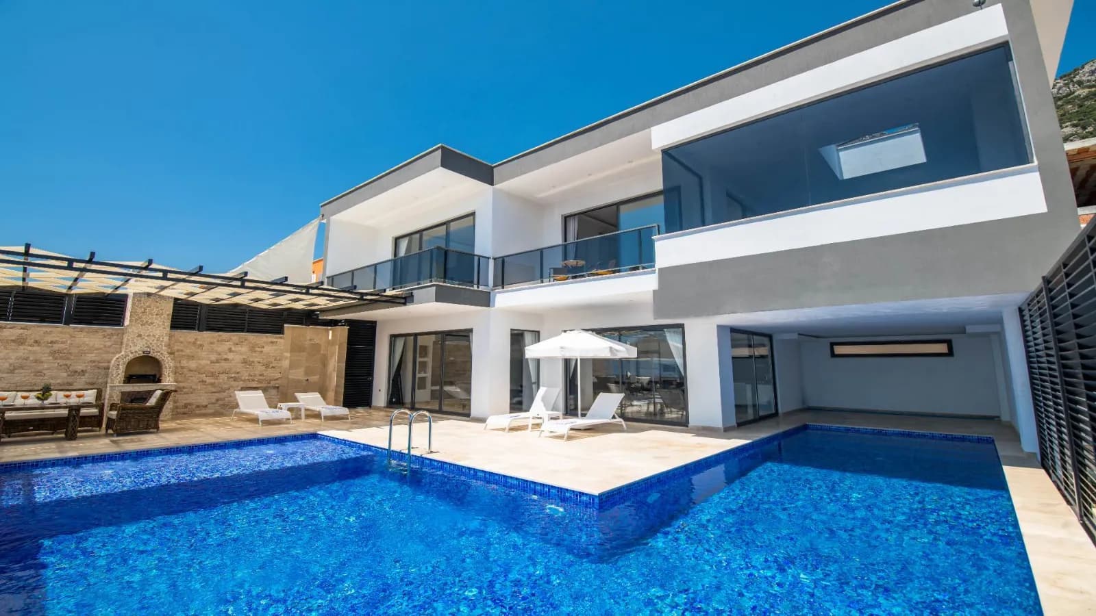 Villa Blue Rain