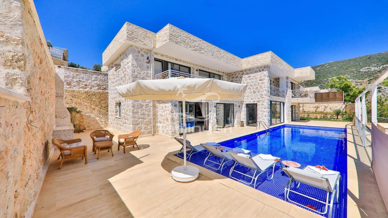 Villa Chiron 5