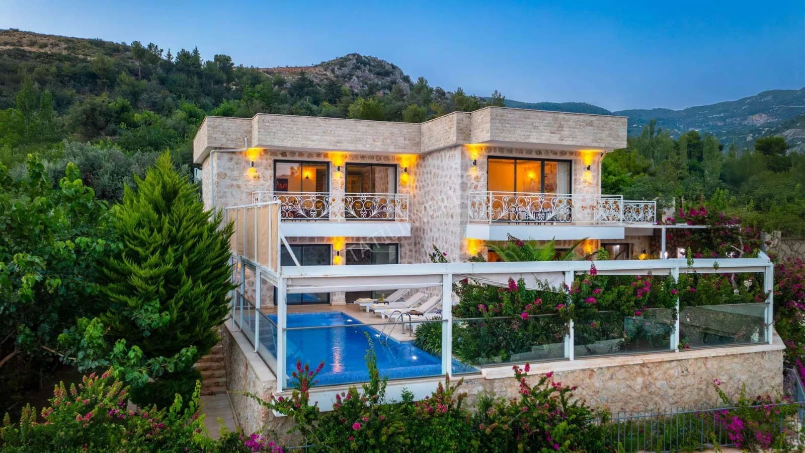 Villa Chiron 9