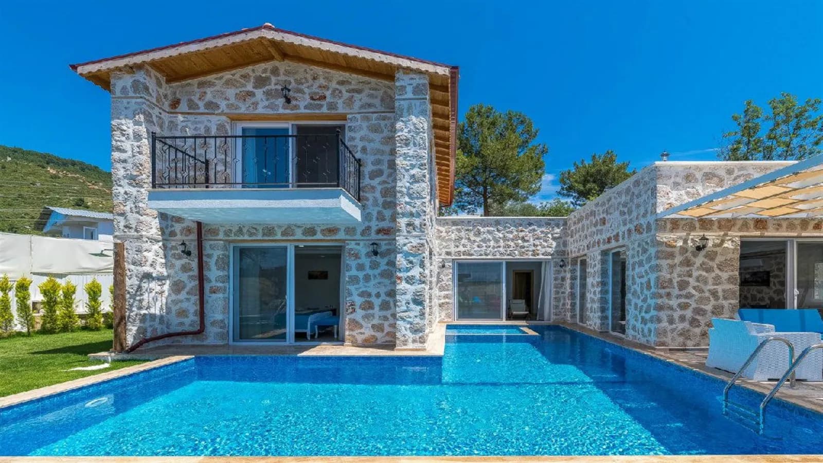 Villa Emr 2