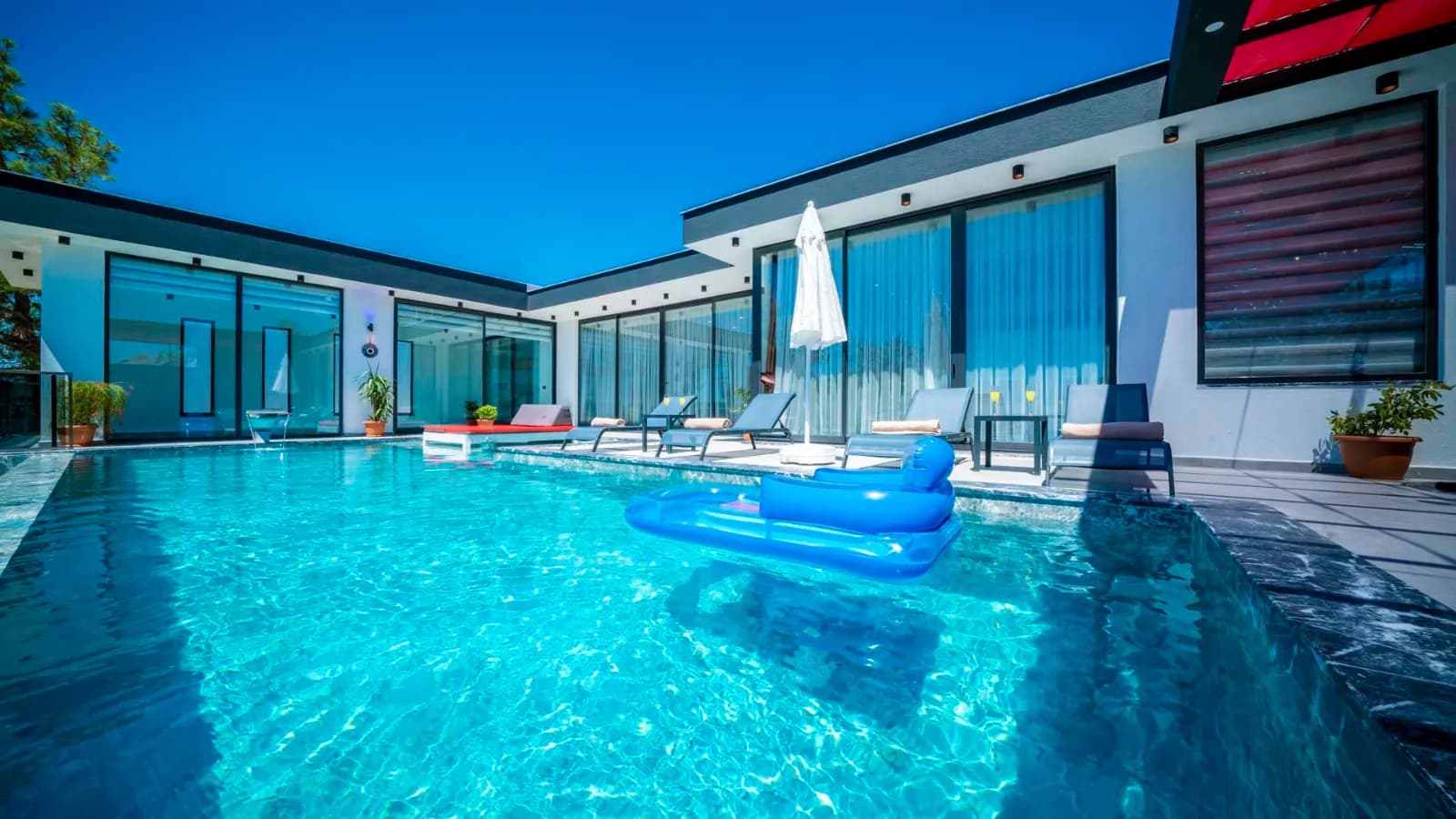 Villa King House