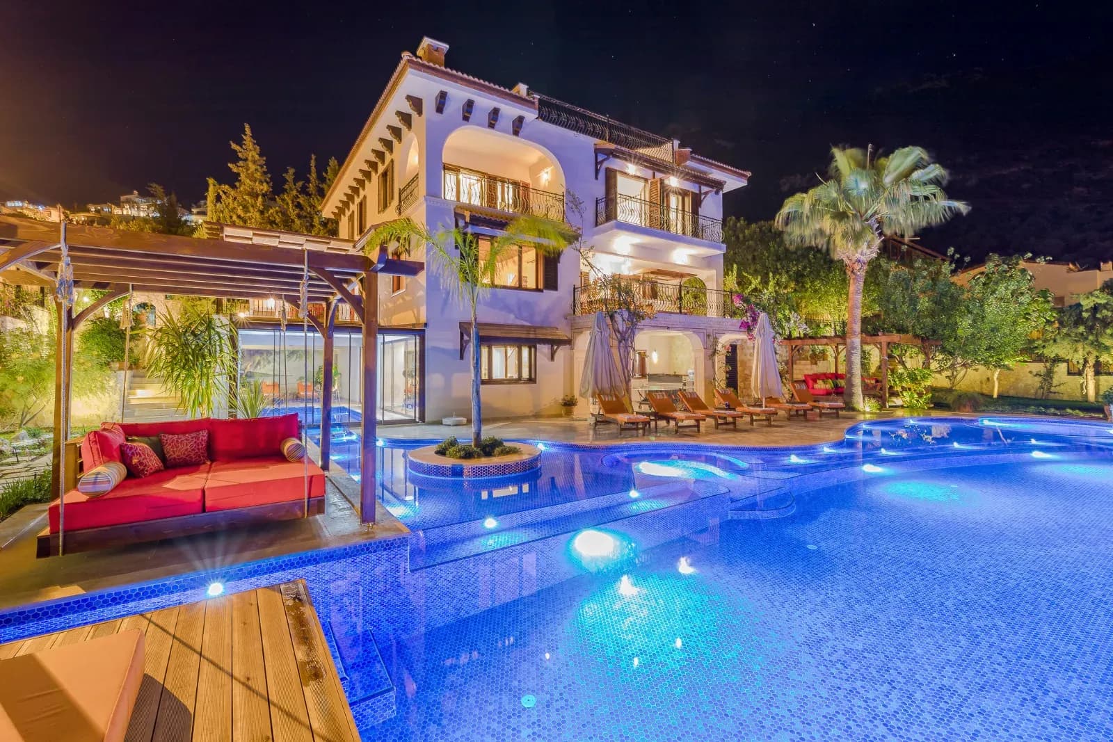 Villa Mega House