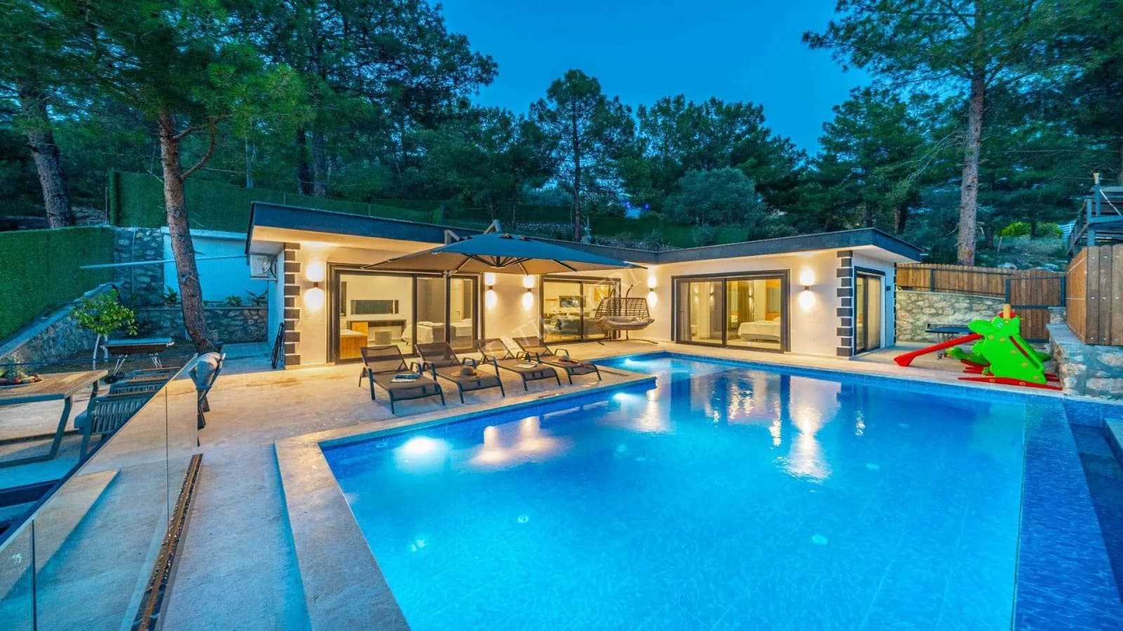 Villa Mira Trio 2
