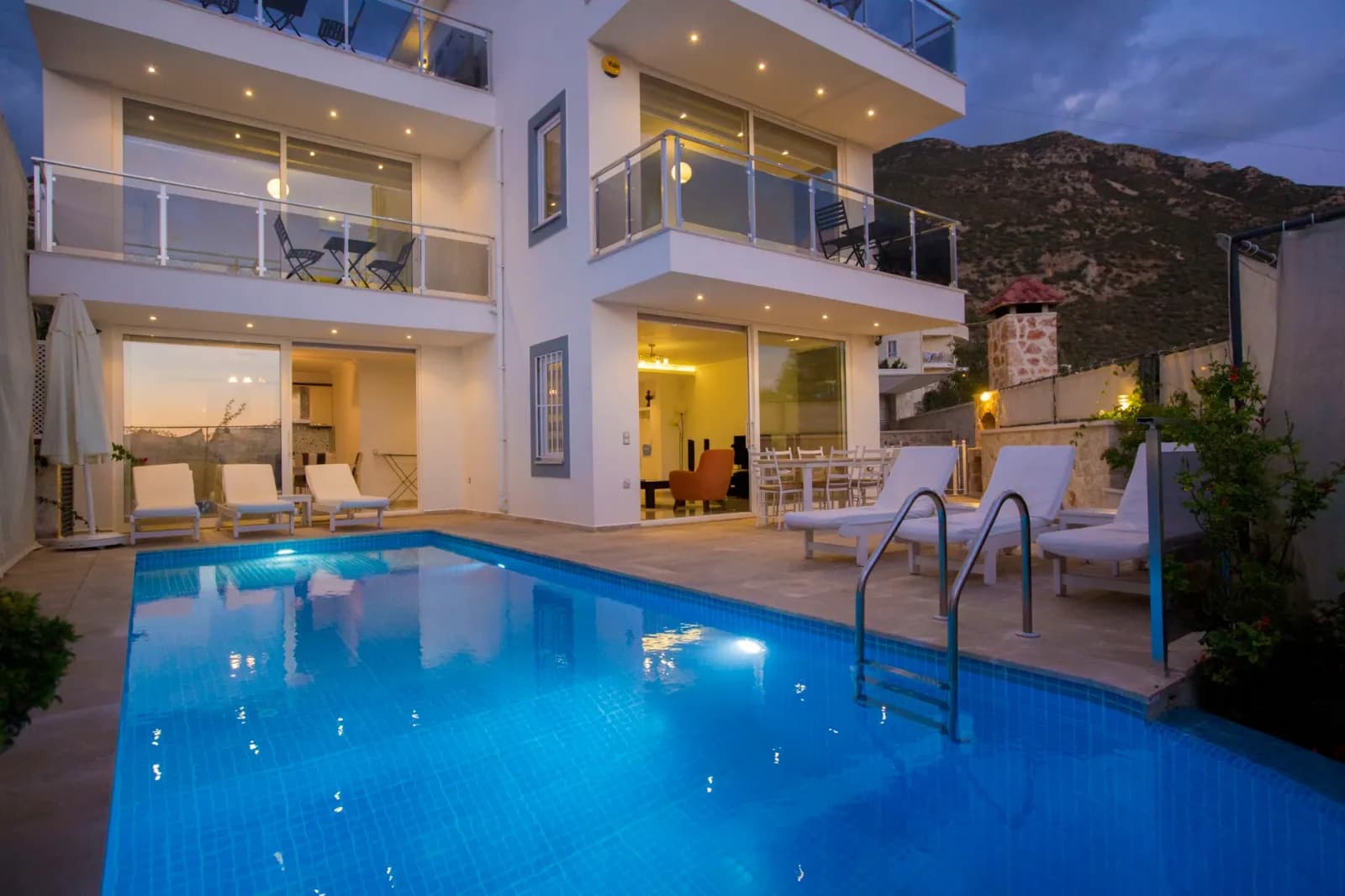 Villa Mona