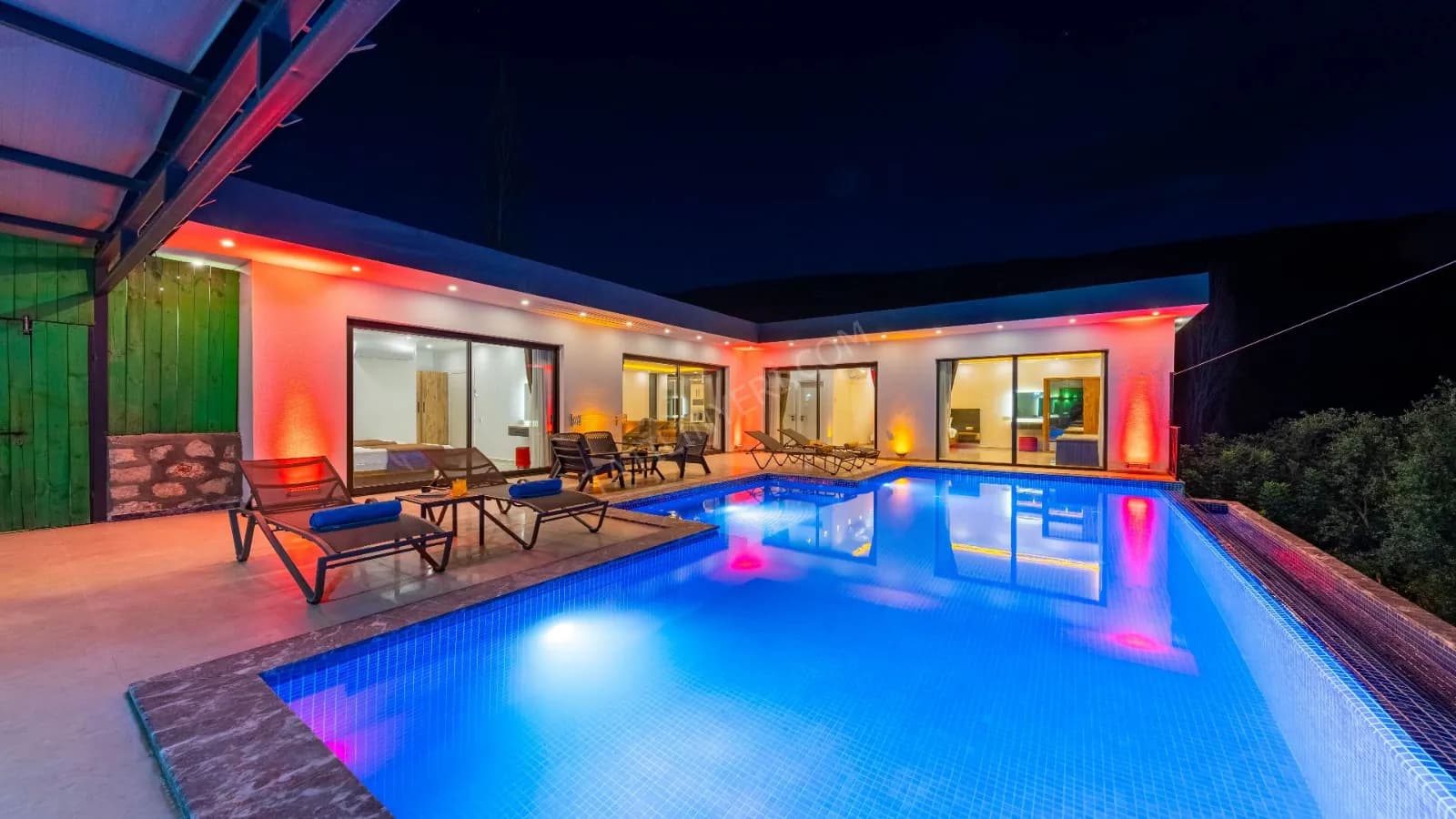 Villa Survival Vier